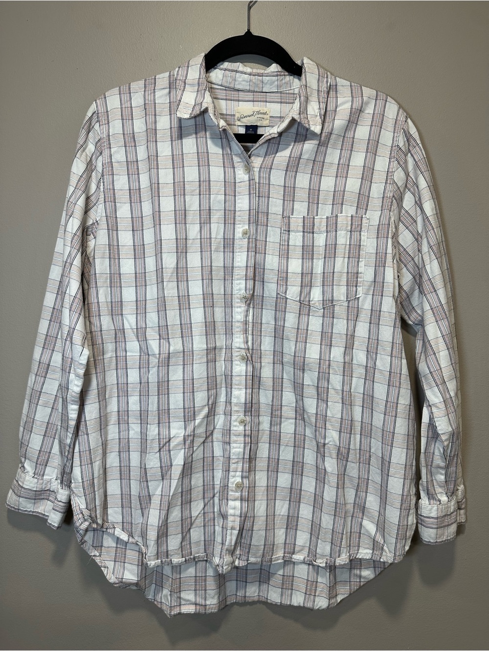 Universal Thread Plaid Button-Up Shirt Purple White Long Sleeve Size Medium EUC